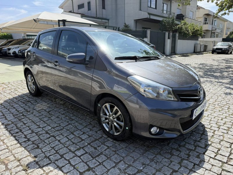 toyota Yaris 1.4 D-4D Lounge - Foto 4