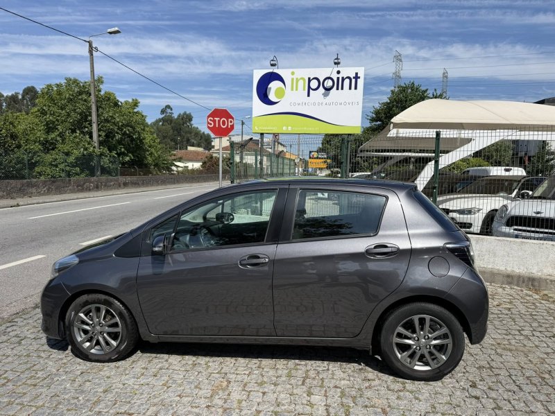 toyota Yaris 1.4 D-4D Lounge - Foto 2