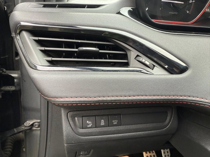 PEUGEOT 208 GTI - Foto 16