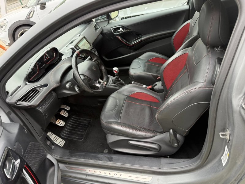 PEUGEOT 208 GTI - Foto 8