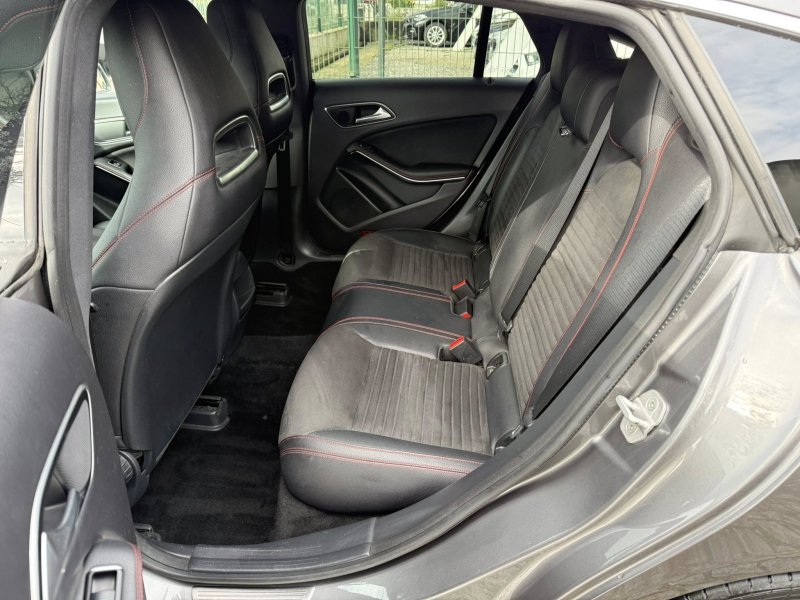 Mercedes CLA 200 D Shooting Brake AMG Line - Foto 10